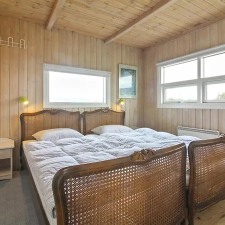 Viktoria - 400m From The Sea By Interhome